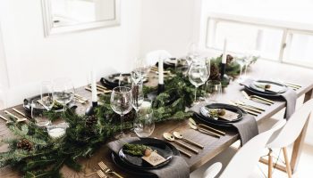 modern-classic-christmas-tablescape-10-1440×960