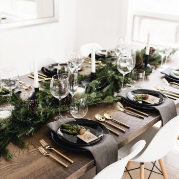 modern-classic-christmas-tablescape-10-1440×960