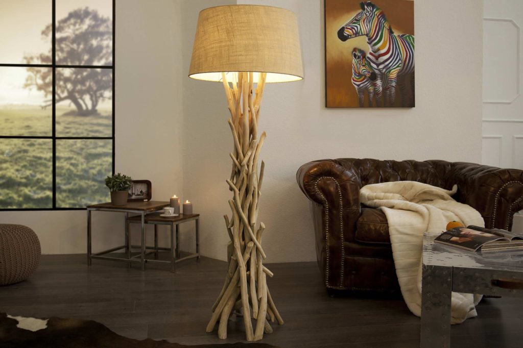 Drevená dizajnová lampa